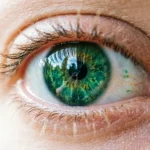 similes for green eyes